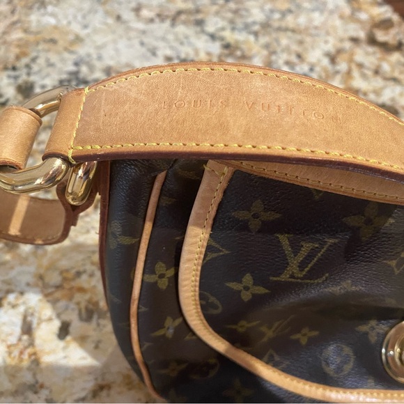 Authentic Louis Vuitton Tulum PM shoulder bag.SD0036 - Picture 9 of 14
